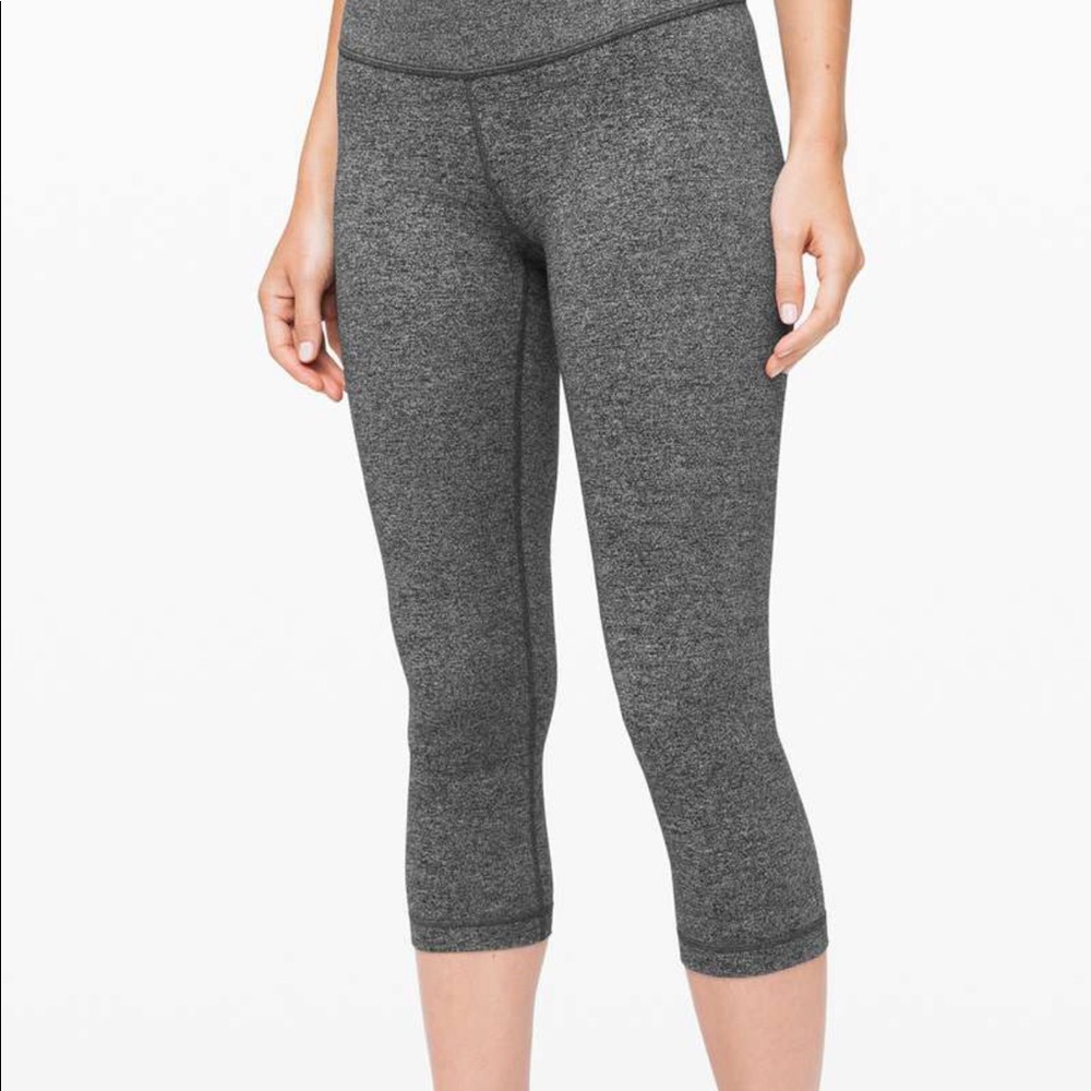 Lululemon crops
